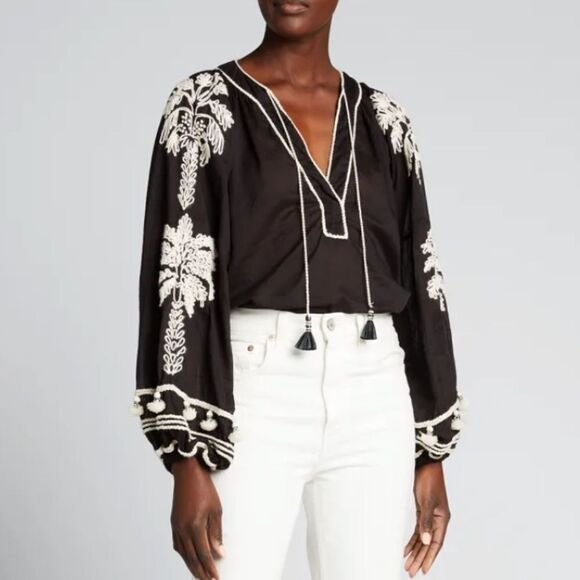 Johanna Ortiz Tops - JOHANNA ORTIZ
Cursos Del Rio Embroidered Tunic